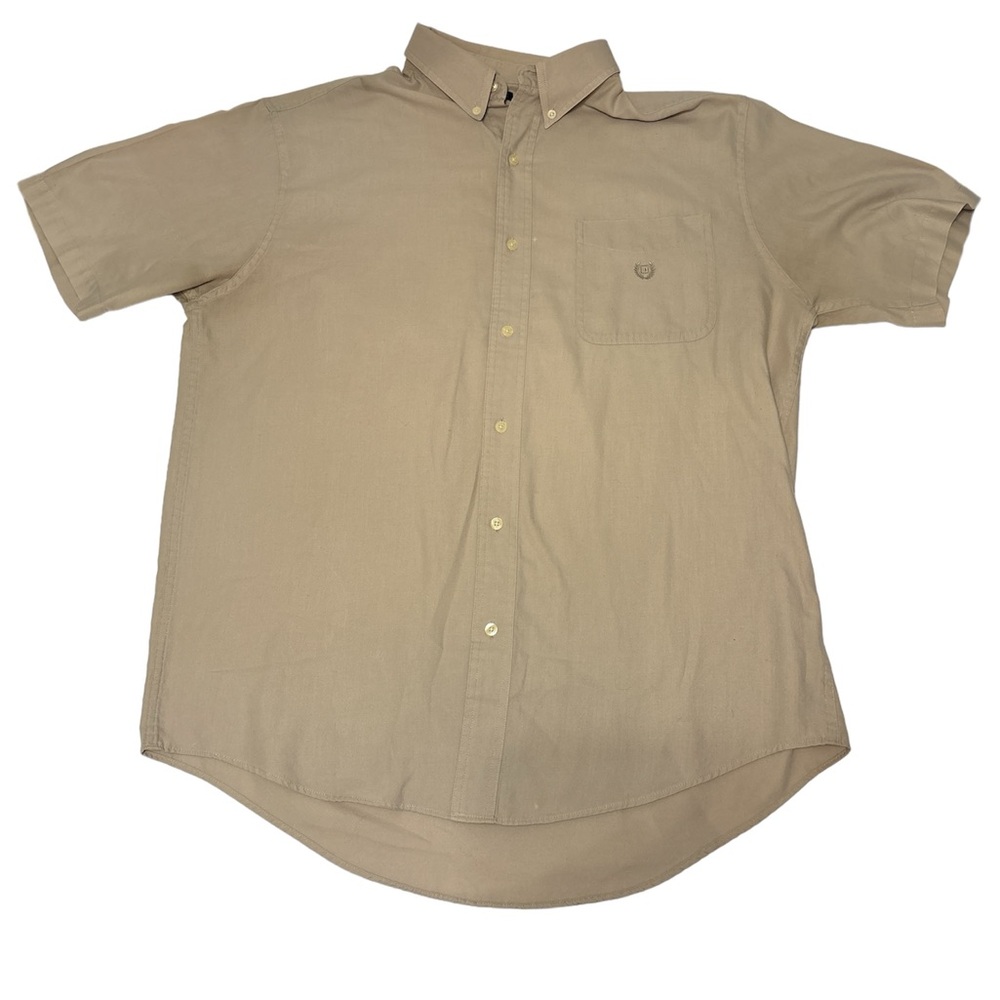 Chaps Men’s Essential Tan Button Down Easy Care Short Sleeve Khaki Shirt Size L